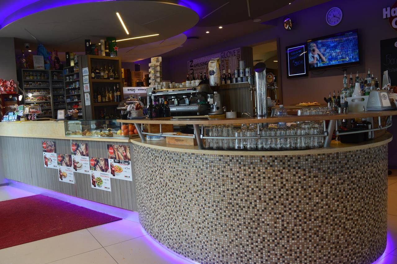 Enjoy Hotel 3*