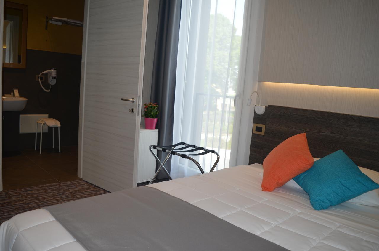 Enjoy Hotel 3*