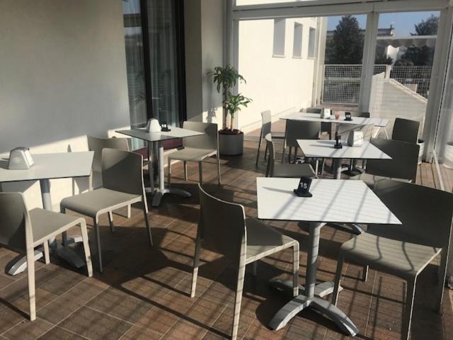 Hotel Enjoy 3*