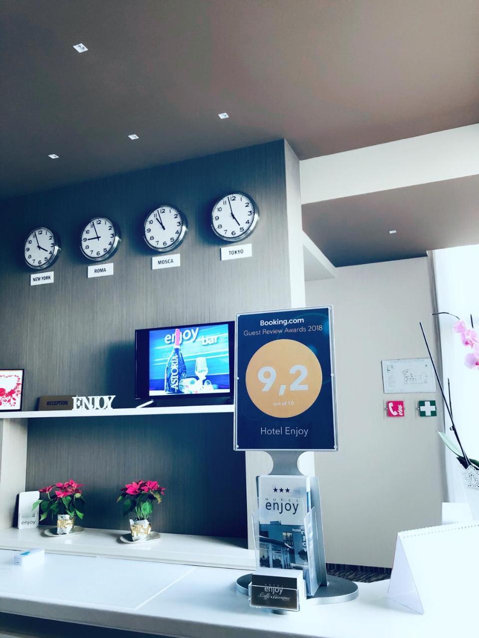 Hotel Enjoy 3*
